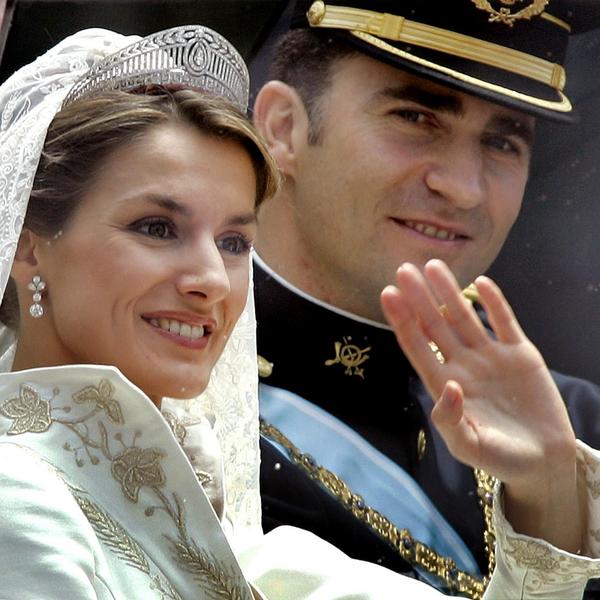 NI DAJANA NI KEJT: Najskuplju venčanicu u istoriji nosila je — kraljica Leticija, a ona nije klasična haljina iz bajke