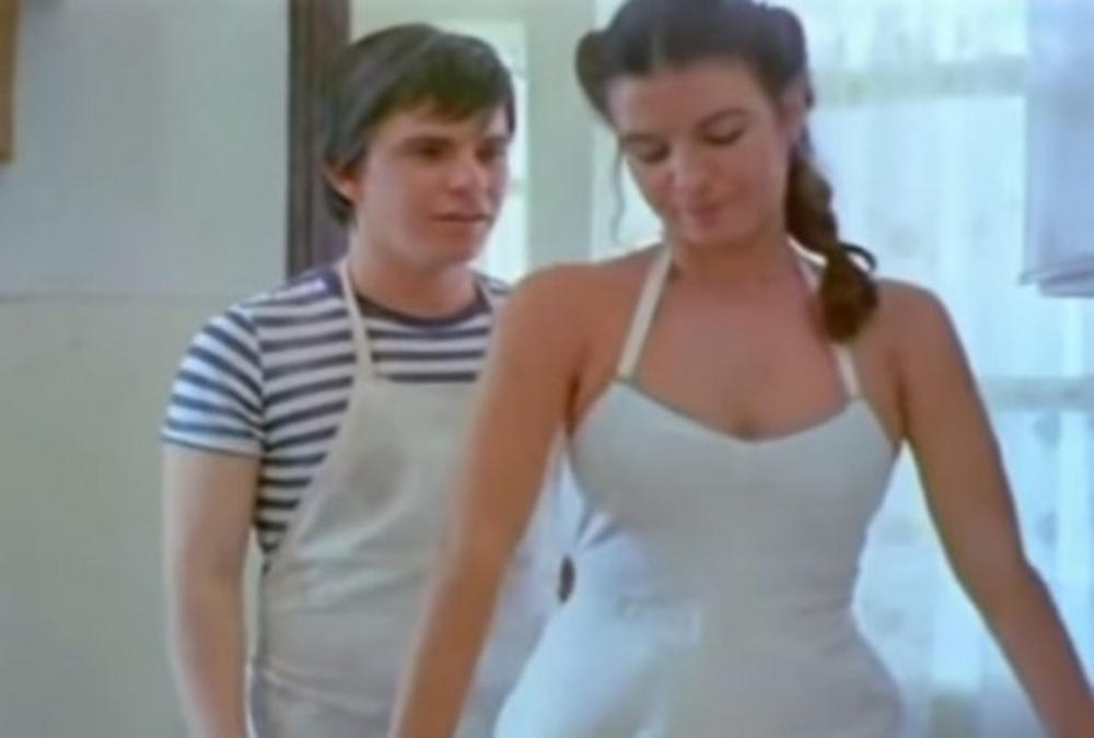 <p>Proteklih decenija gotovo da nije bilo muškarca na ovim prostorima koji nije uzdahnuo zbog lepote glumice Dragane Varagić i njene uloge u filmu "Varljivo leto '68"</p>