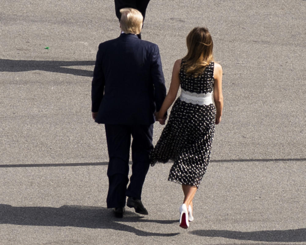 <p>Lepršave suknje, rukavi i bretele, pa čak i umereni dekolte... sve to Melanija Tramp nosi s neverovatnom elegancijom!</p>