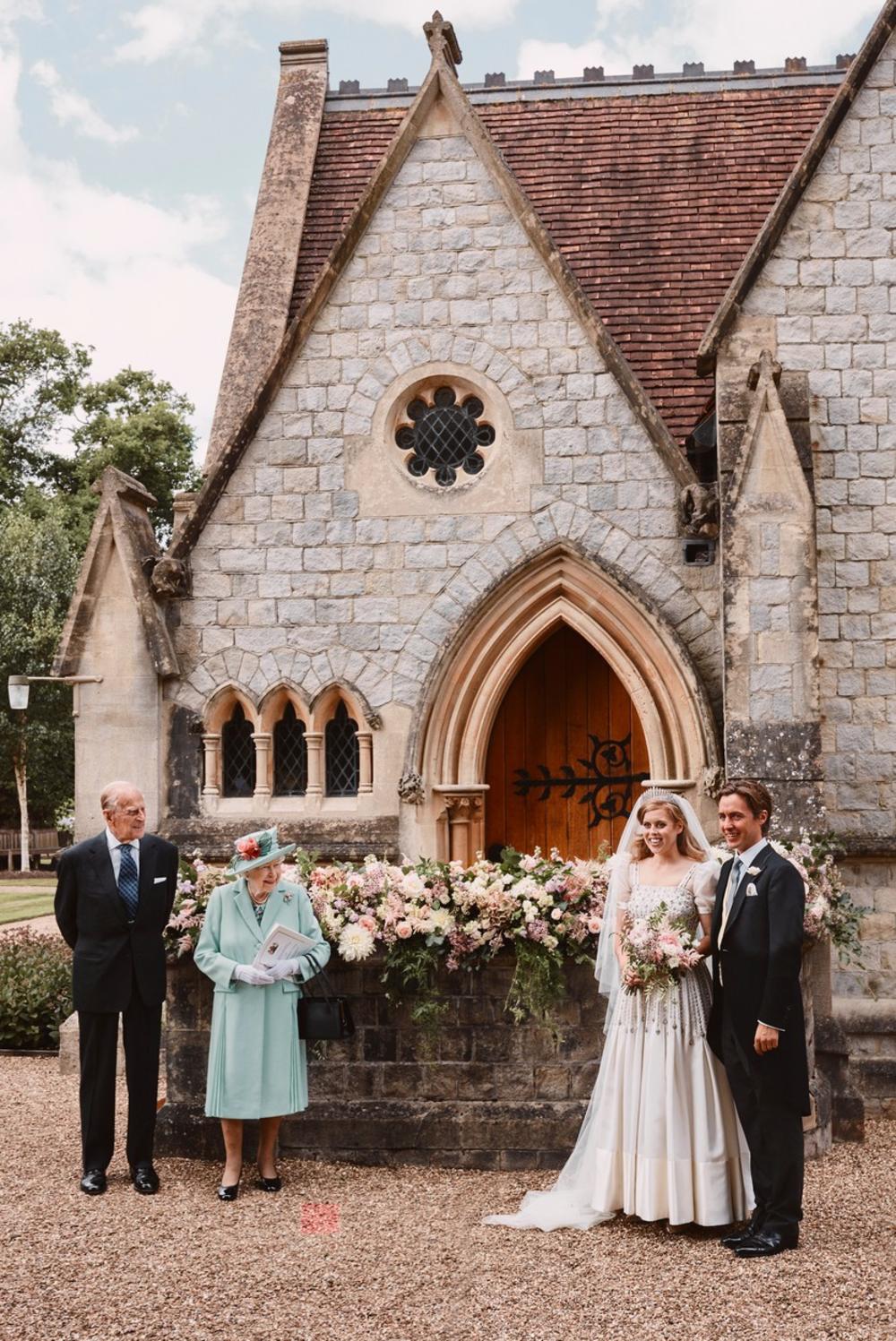 <p>U medijima su se pojavili prvi detalji i fotografije s tajnog venčanja održanog u zamku Vindzor.</p>