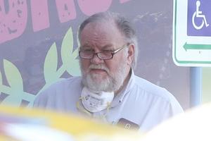 Ona može pomogne, ali &ndash; ništa od toga: Posle amputacije i ćerkinog ignorisanja, stiže još tužnih vesti o ocu Megan Markl