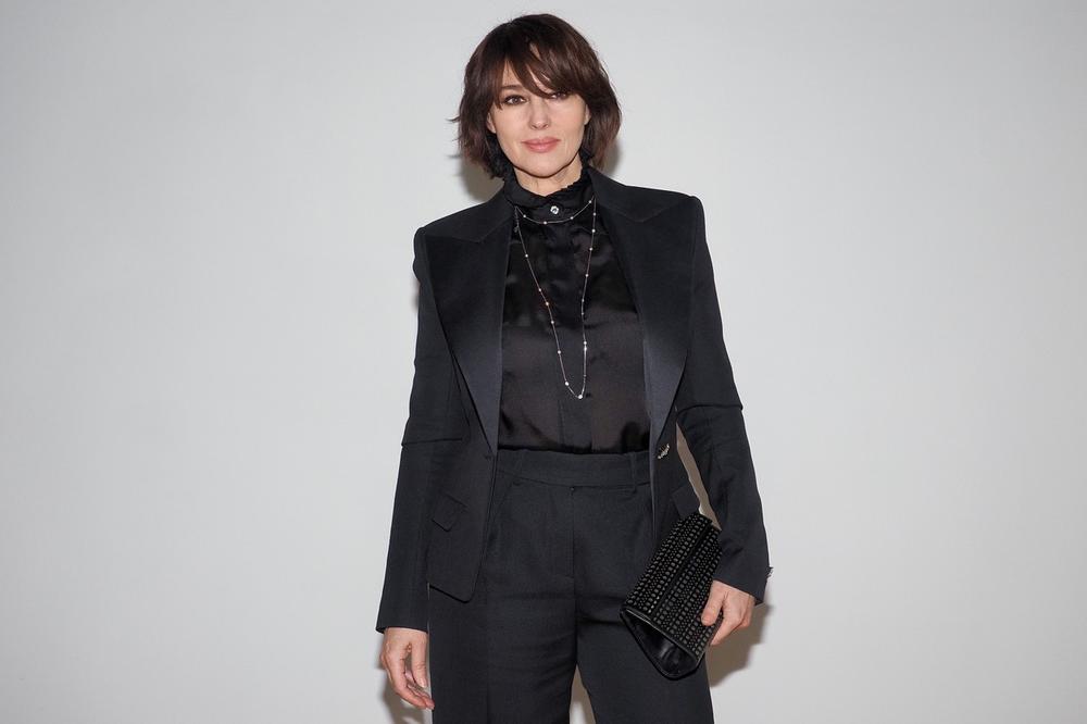 <p>Monika Beluči nikada ne greši kada je moda u pitanju, a razlog zašto uvek briljira sasvim je jednostavan — ona uvek bira crno!</p>