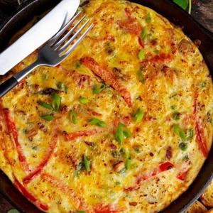 LEPŠI SIGURNO NISTE PROBALI: Najkremastiji omlet iz rerne pravi se za tili čas i ukusniji je od ostalih koje ste pravili