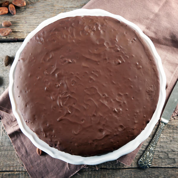 PRAVI SE ZA 5 MINUTA, OBOŽAVAJU GA I DIJABETIČARI: Čokoladni kolač BEZ BRAŠNA I ŠEĆERA kao iz poslastičarnice (RECEPT)