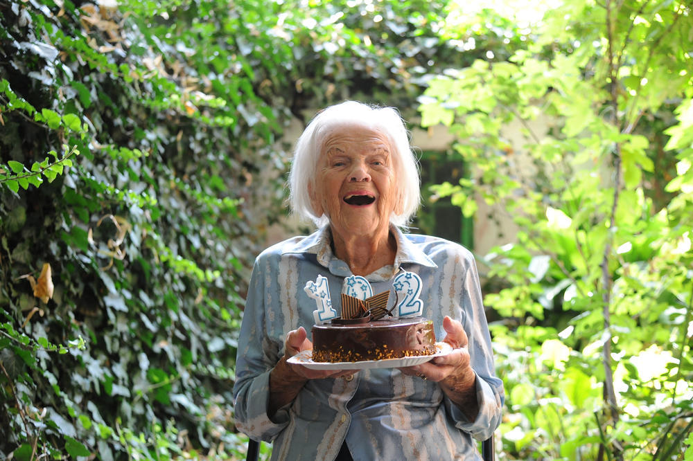 <p>Naša legendarna glumica juče je proslavila svoj 102. rođendan</p>