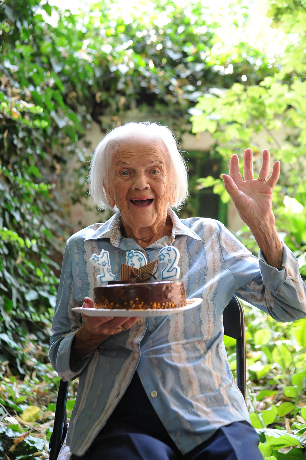 <p>Naša legendarna glumica juče je proslavila svoj 102. rođendan</p>