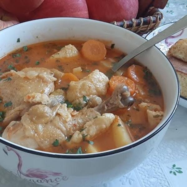 Recept za pileći paprikaš: Ovo je već godinama jedno od omiljenih jela u srpskim domovima