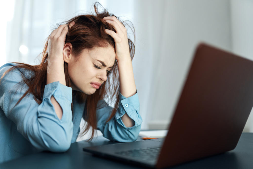 Nervoza, tuga, stres, depresija, žalost, anskioznost, emocije, posao