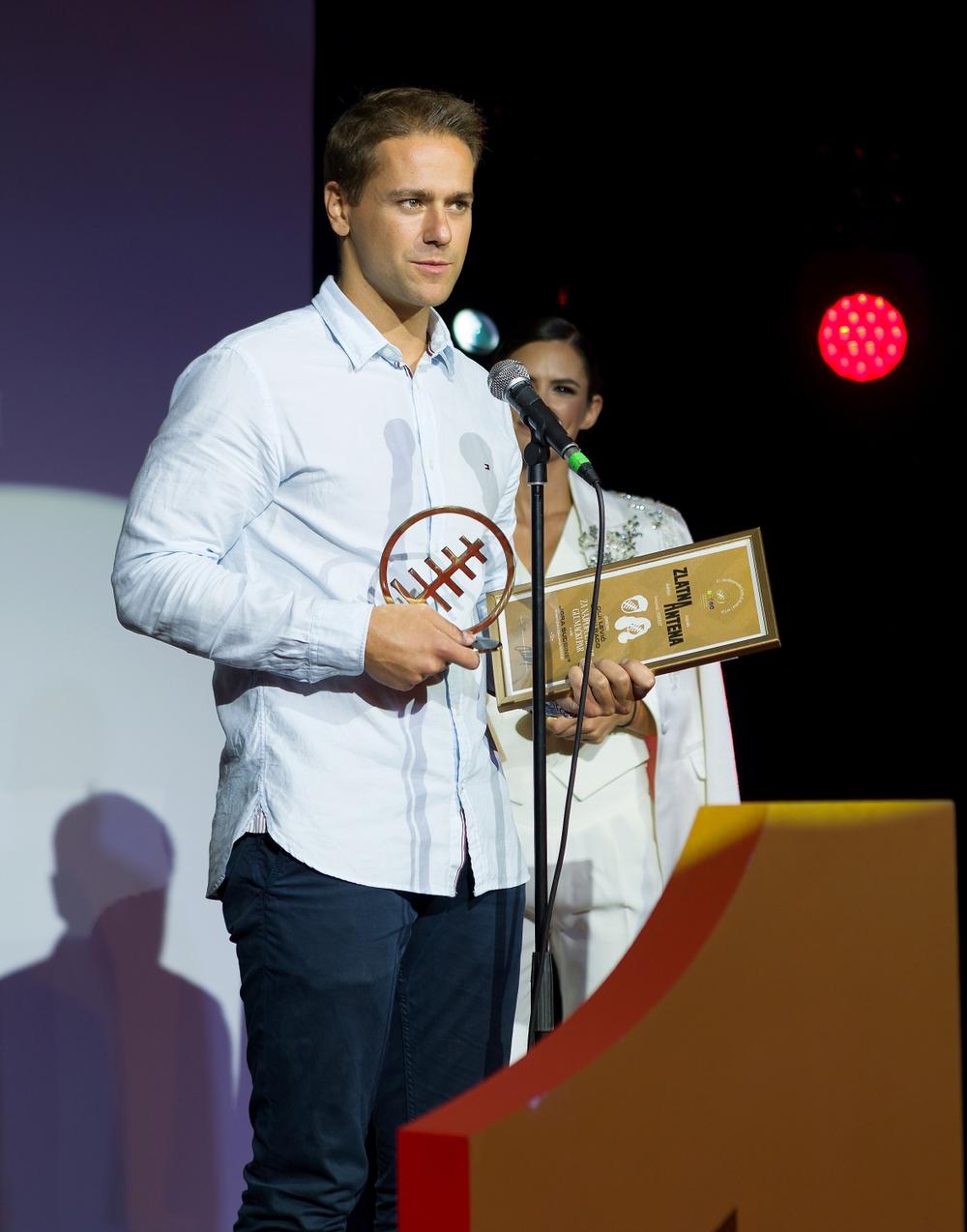 SINOĆ SU SVI GLEDALI U NJIH: Luka Raco konačno pokazao devojku?! (FOTO)