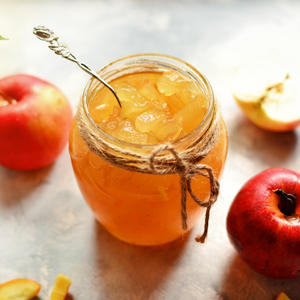 NEŠTO POTPUNO DRUGAČIJE U VAŠOJ SLATKOJ ZIMNICI: Džem od jabuka sa ukusom karamele (RECEPT)