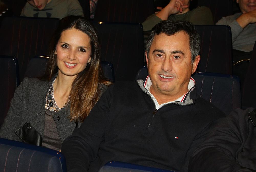 <p><strong>Voja Nedeljković</strong> već skoro pune dve decenije uživa u skladnom braku sa suprugom Majom, sa kojom ima sina Đorđa.</p>