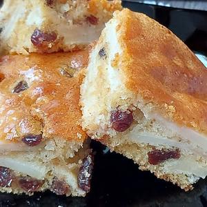 BEZ TRUNKE ŠEĆERA, A I DALJE SUPERUKUSAN: Recept za domaći kolač sa jabukama koji će vas ODUŠEVITI