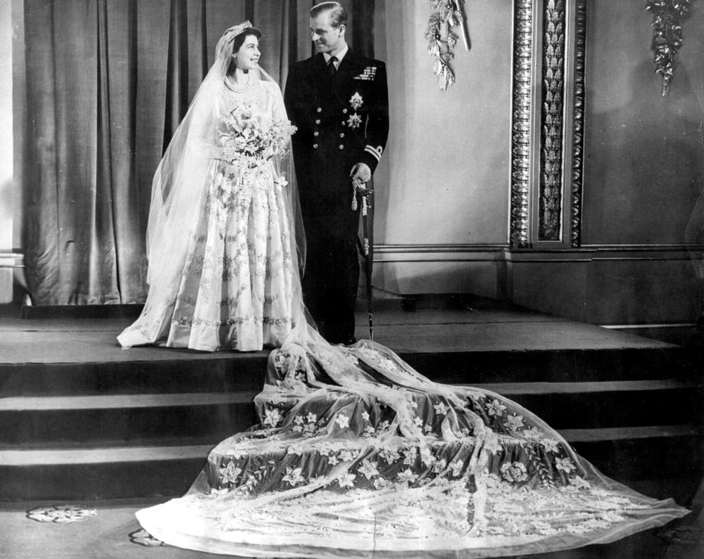 <p>20. novembra 1947. godine u Londonu jedno drugom su se na večnu ljubav zavetovali <strong>kraljica Elizabeta i Filip</strong>, vojvoda od Edinburga, a danas proslavljaju neverovatnu 73. godišnjicu braka...</p>