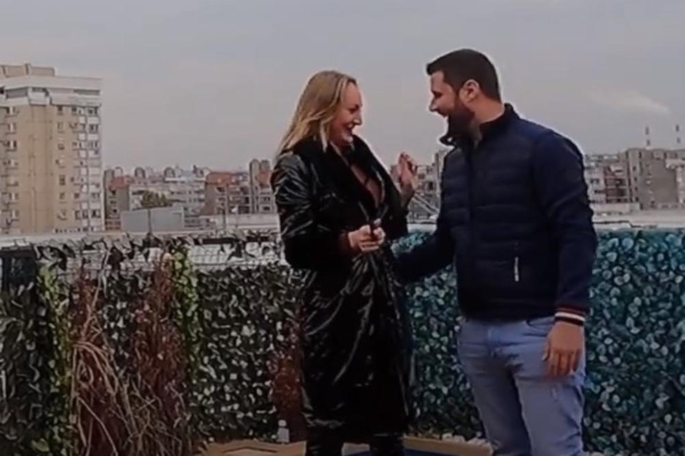 <p>Kako prenose domaći mediji, Luna Đogani i Marko Miljković odlažu venčanje jer njihov kum zbog korone ne može da dođe u Srbiju.</p>