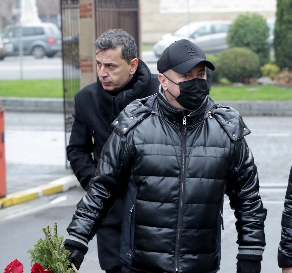 <p>Pevać Džej Ramadanovski biće danas sahranjen u Aleji zaslužnih građana na Novom groblju u 14.30...</p>