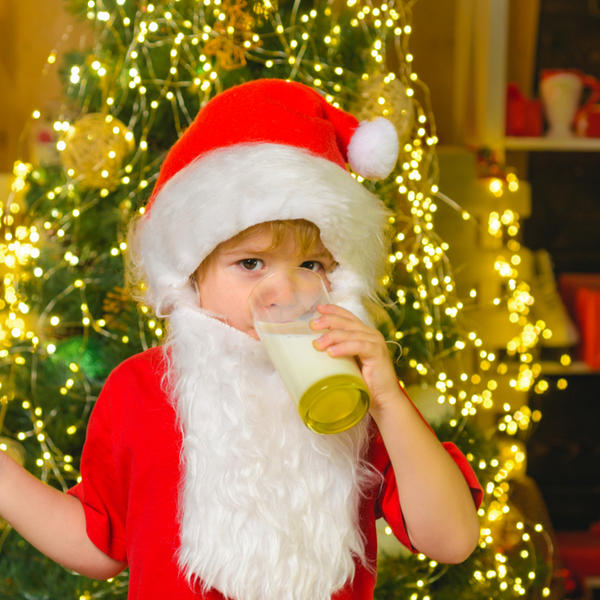 PIJUKANJE JE JEDAN OD OMILJENIH: Ovim božićnim običajima se najviše raduju najmlađi