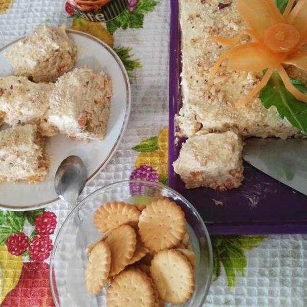 BEZ PEČENJA I PREVIŠE UTROŠENOG VREMENA: Slana torta od krekera je savršeno predjelo za posne slave (RECEPT)