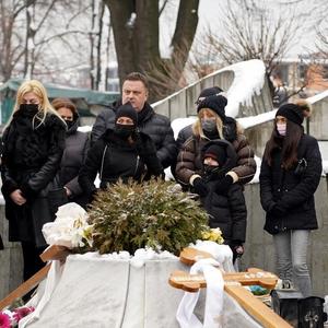 DANAS JE ODRŽAN POMEN DŽEJU RAMADANOVSKOM: Porodica i prijatelji su se okupili na Novom groblju! (FOTO)
