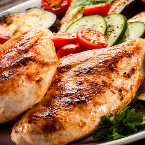 IDEJE ZA RUČAK NA BRZINU: 5 najukusnijih domaćih jela s piletinom kojima je nemoguće odoleti