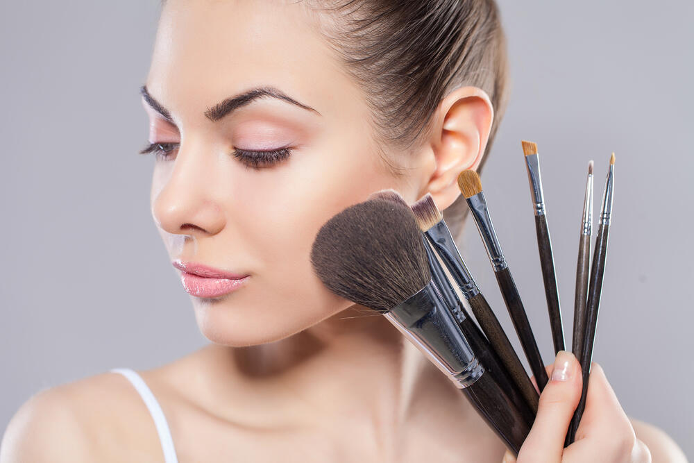<p>Iskoristite ovaj način šminkanja i vašem licu ćete dati posebnu dimenziju i lepotu.</p>