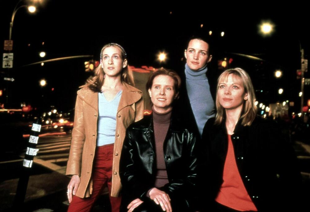 <p>Serija "Seks i grad" premijerno je bila emitovana 1998. i već sa prvom epizodom postigla je svetski uspeh.</p>