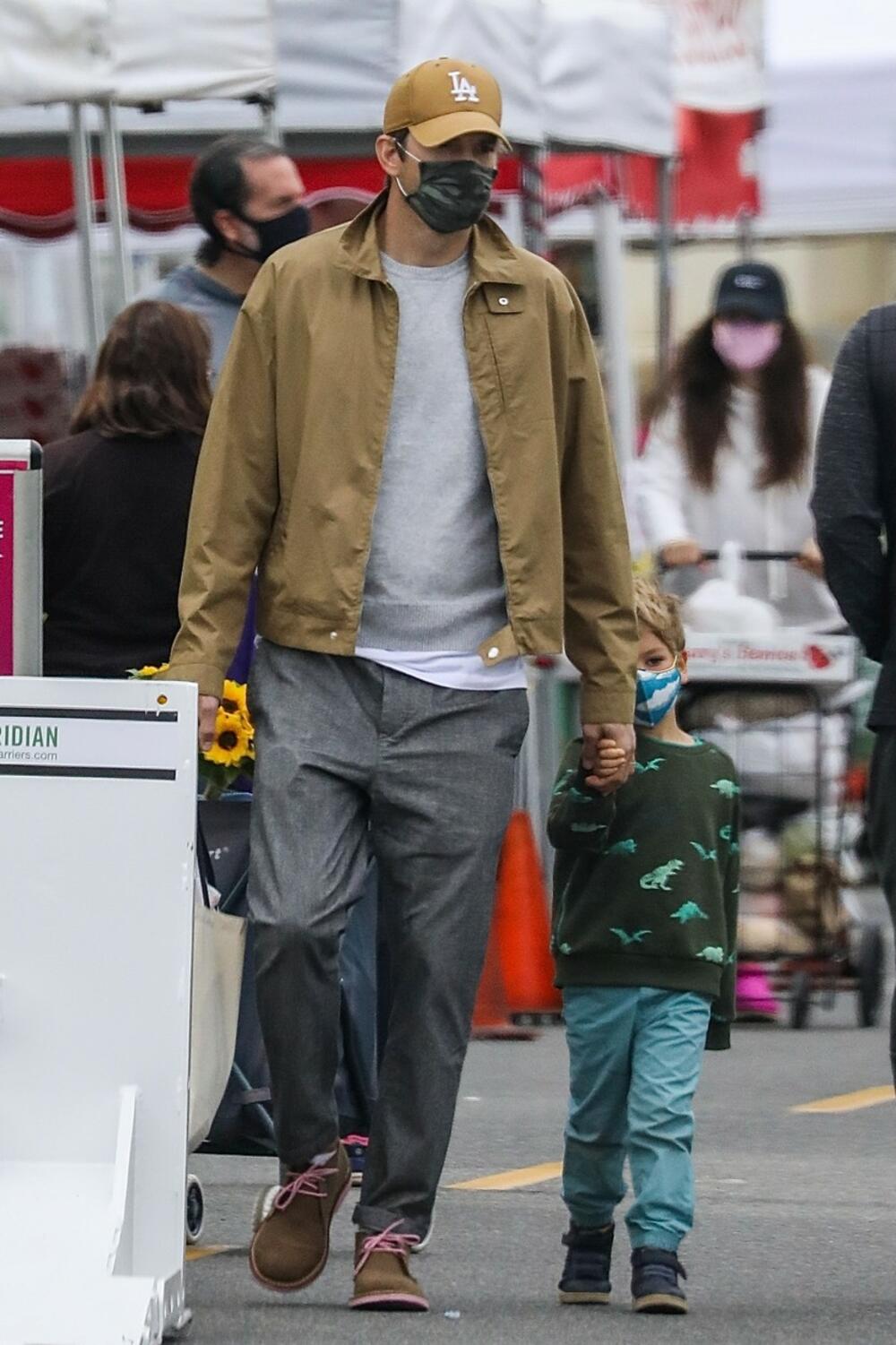 <p>Porodica Kučer―Kunis s razlogom važi za jednu od najskladnijih u svetu Holivuda!</p>