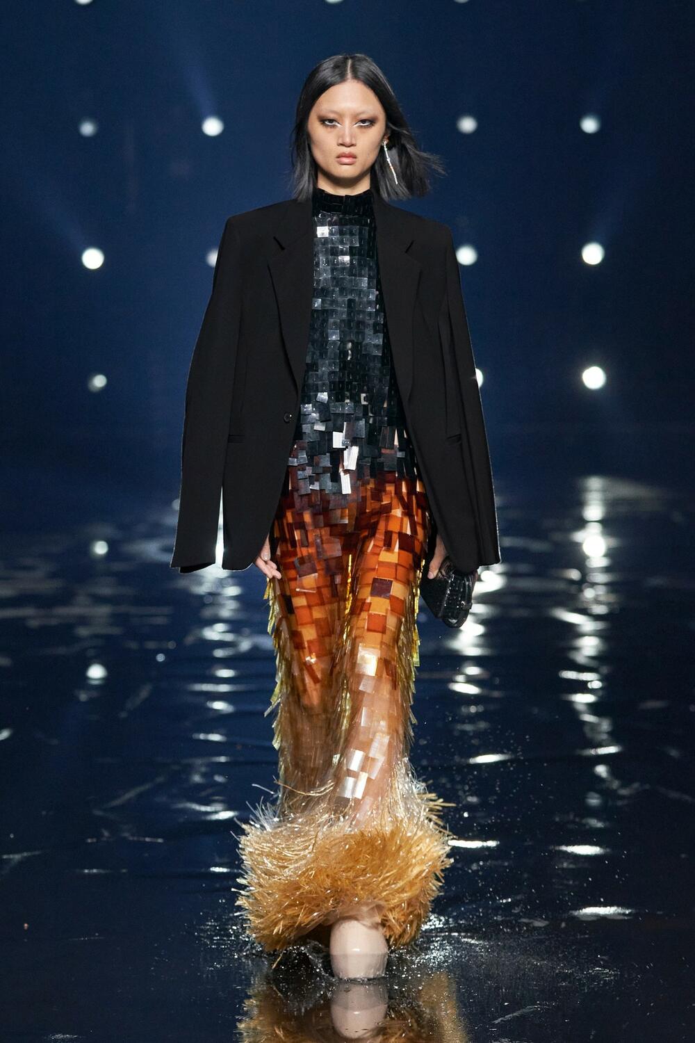 <p>Na pariskoj Nedelji mode pre nekoliko dana čuvena modna kuća predstavila je svoju kolekciju za jesen-zimu 2021/22, uz vrlo zanimljivu kombinaciju</p>