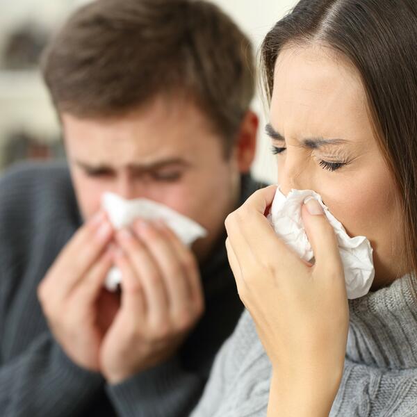 Mislićete da je prehlada: Bol u grlu i temperatura mogu biti znak OPAKE BOLESTI ZGLOBOVA koja vodi i do upale srca