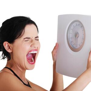 HORMONSKE PROMENE, STRES I PROCES STARENJA MOGU DELOVATI PROTIV VAS: Zašto menopauza otežava gubitak kilograma?