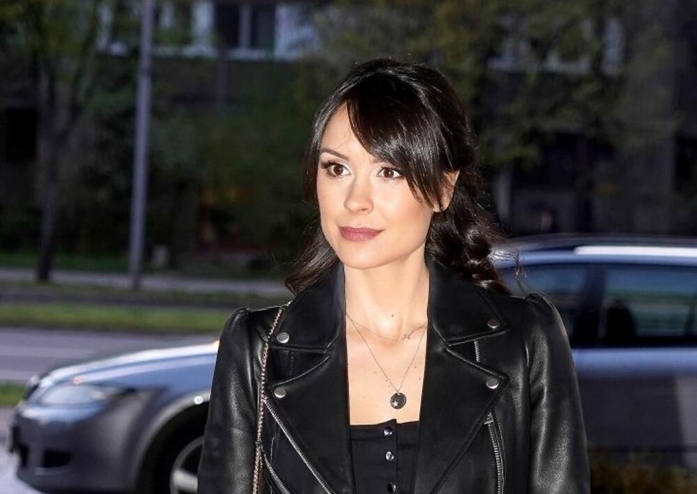 <p>Dragana Mićalović priznala je da se ne razlikuje mnogo od lika kog igra u seriji "Igra sudbine", ali progovorila i o odnosu sa Stevanom Pialeom.</p>