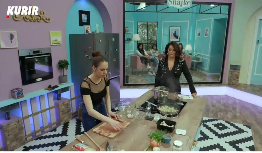 <p>U novoj, 28. epizodi kulinarskog takmičenja Majke i snajke varjače su ukrstile snajka Anja Stanojević i majka Snežana Ljepoja.</p>