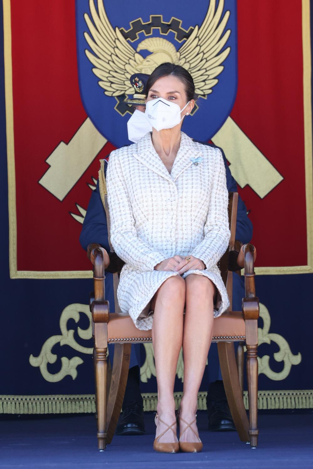 <p>Kraljica Španije, ali i kraljica modne reciklaže ponovo je pokazala kako staru odeću izneti na sasvim novi način.</p>
