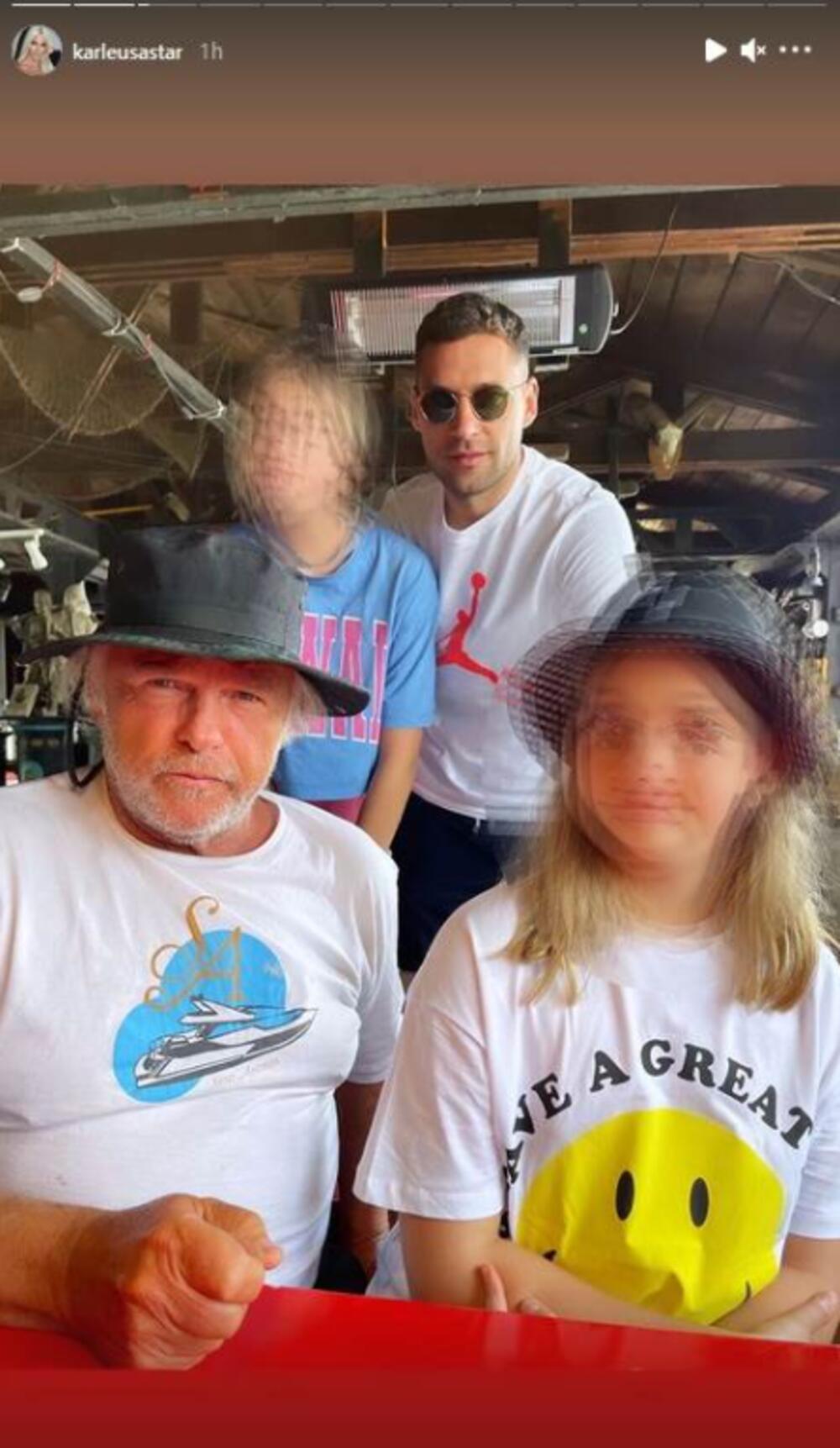 <p>Budući da je fudbaler Duško Tošić trenutno na odmoru, porodica Karleuša-Tošić je na okupu i uživa u porodičnoj idili</p>