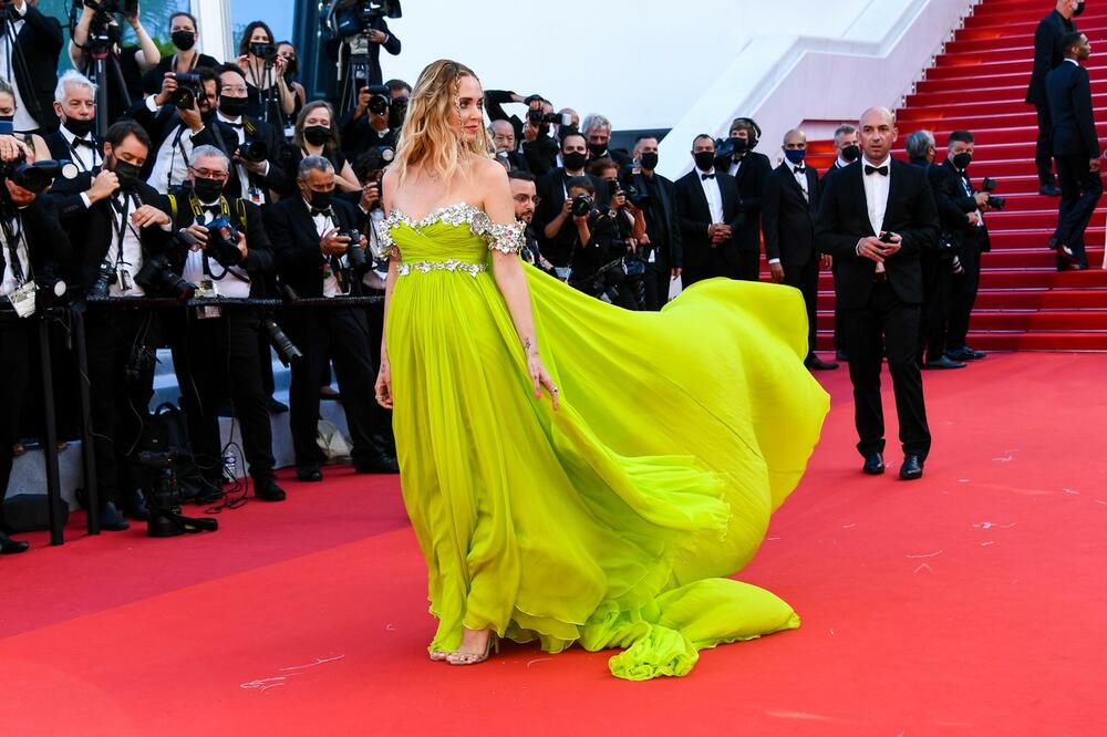 <p>Kanski festival obasjalo Sunce bojama haljinama koje su žene ponele u Francuskoj.</p>