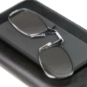 IZVANREDAN SPOJ DIZAJNA I INŽENJERINGA: Najtanje naočare na svetu koje je nemoguće izgubiti! Sada samo 1.900 dinara!