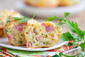 Najsočnija CARSKA PITA mama Goce: Starinski recept od nekoliko sastojaka smuti i prospi koji se jede sa uživanjem