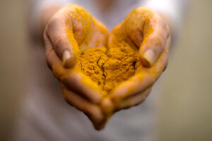 7 načina da svaki dan jedete kurkumu: Neće promeniti ukus jelima, a svaki zalogaj je injekcija zdravlja