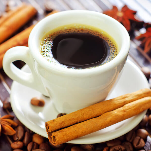 Deluje BRZO, SNAŽNO i na bezbroj načina: Da li kafa sme da se pije na prazan stomak?