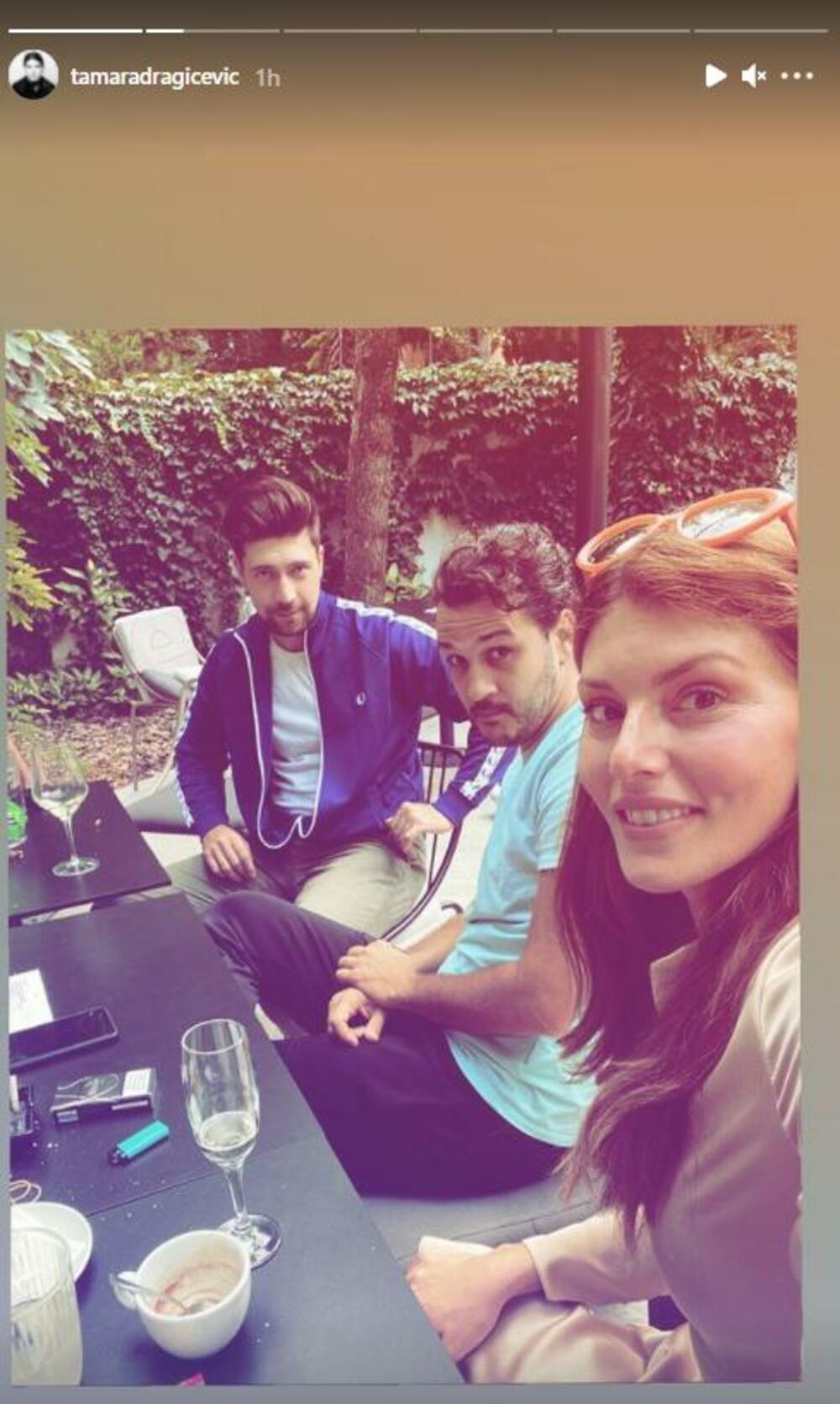 <p>Jelisaveta, Nina, Tamara, Gorica Popović... Srpski glumci okupili su se na prijateljskom druženju u jednom beogradskom restoranu</p>