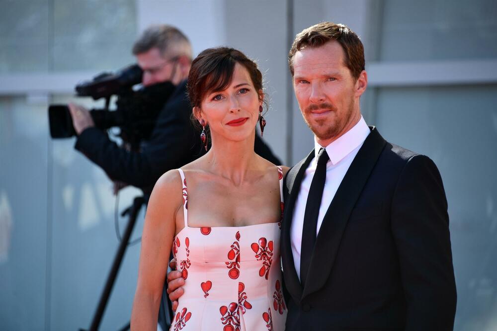 <p>Glumac Benedikt Kamberbeč i njegova supruga Sofi Hanter sinoć su bili među najzapaženijima na Lidu</p>