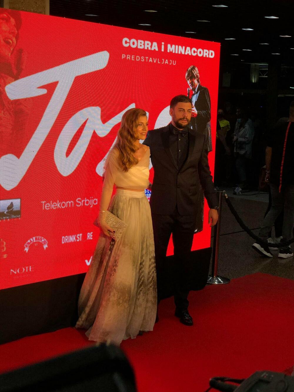 <p>Aco Pejović i Suzana Branković otpevali su pesmu "Ponoć" za film "Toma", pomogavši tako <b>Milanu Mariću i Tamari Dragičević</b>, koji su se našli u ulozi Tome Zdravkovića i Silvane Armenulić</p>