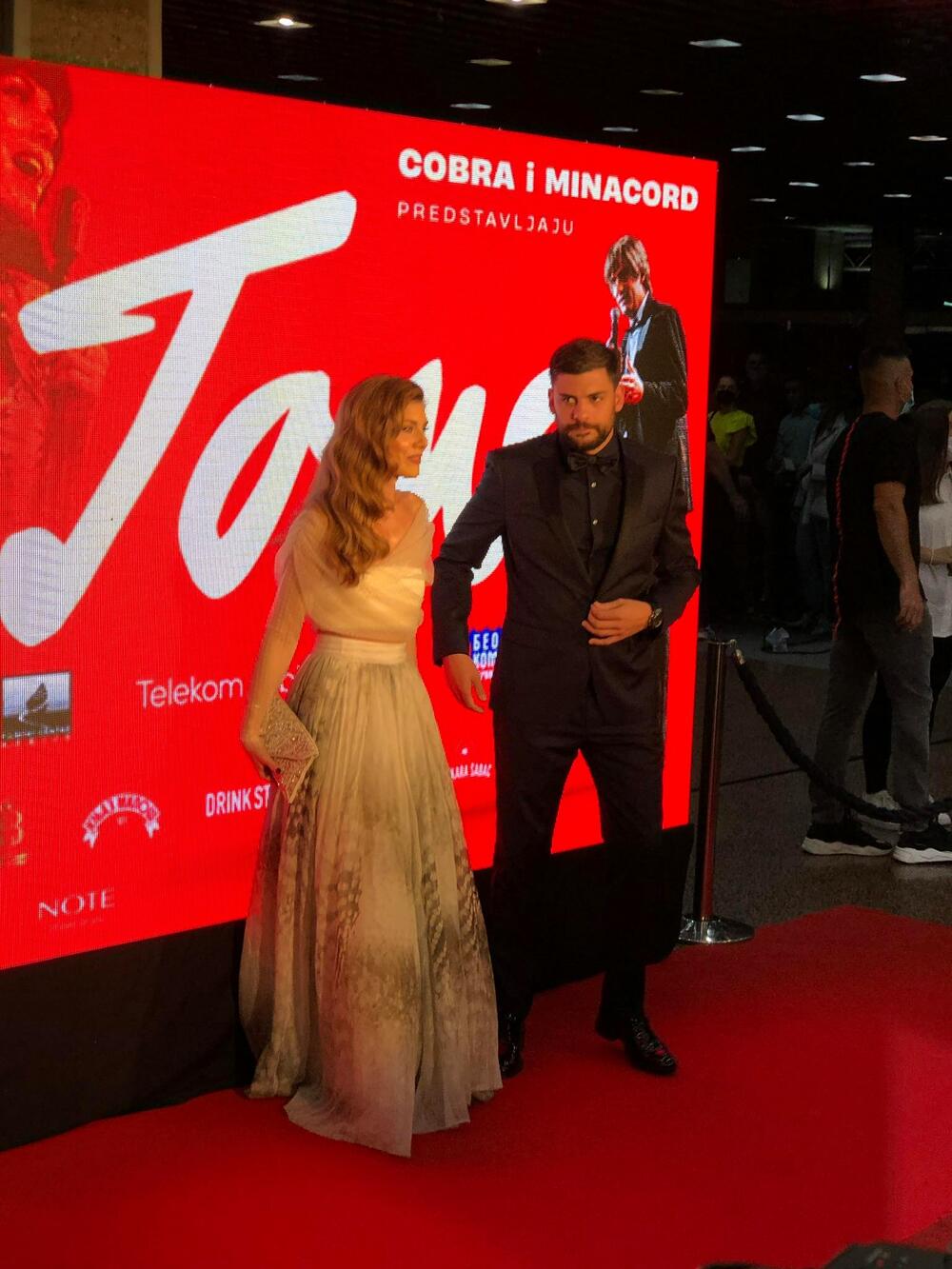 <p>Aco Pejović i Suzana Branković otpevali su pesmu "Ponoć" za film "Toma", pomogavši tako <b>Milanu Mariću i Tamari Dragičević</b>, koji su se našli u ulozi Tome Zdravkovića i Silvane Armenulić</p>