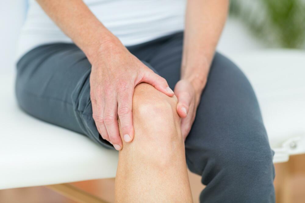 Reumatoidni arttitis može uticati i na stvaranje bolova u kolenima