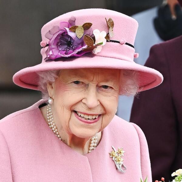 I ona bi da zna tajnu zdrave kose Megan Markl! Engleska kraljica peva Konstraktinu pesmu (VIDEO)