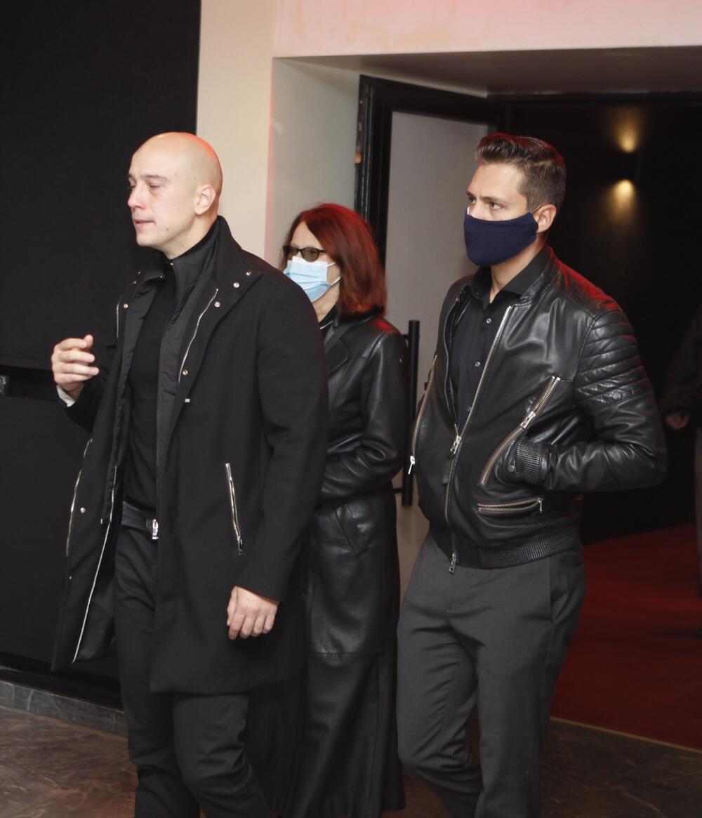 <p>U Beogradskom dramskom pozorištu održana je komemoracija glumcu Marku Živiću, koji nas je napustio prošle nedelje, nakon što je izgubio borbu s virusom korona.</p>