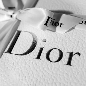 Nije ni MANEKENKA, ni GLUMICA, ali jeste ― PRELEPA: Evo koja slavna devojka je novo zaštitno lice Diora