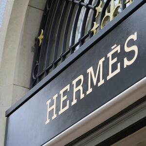 Poludećete za ovakvim manikirom: Nova Hermès kolekcija lakova za nokte diktira trendove BOJA za jesen