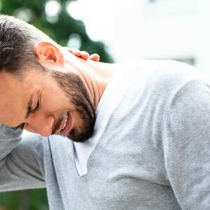 Kako se osloboditi bola u vratu i leđima? Vazdušno dekompresioni sistem rešava stvar!