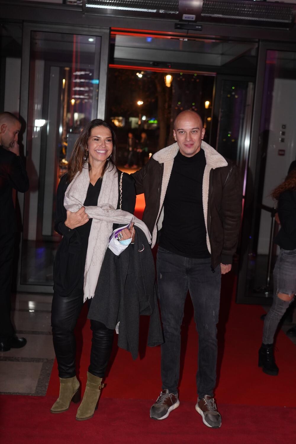 <p>Jedna od omiljenih srpskih glumica viđena je na beogradskoj premijeri filma "Juni vetar 2", a gde je Nataša Ninković ― tu je i pažnja svih prisutnih!</p>
