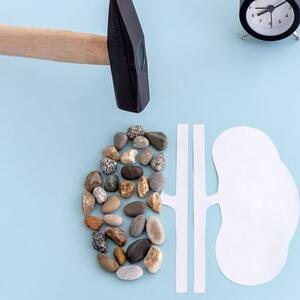 Jedan MOĆAN ČAJ i sitne izmene u jelovniku: 5 stvari koje će vam pomoći da izbacite kamen iz bubrega
